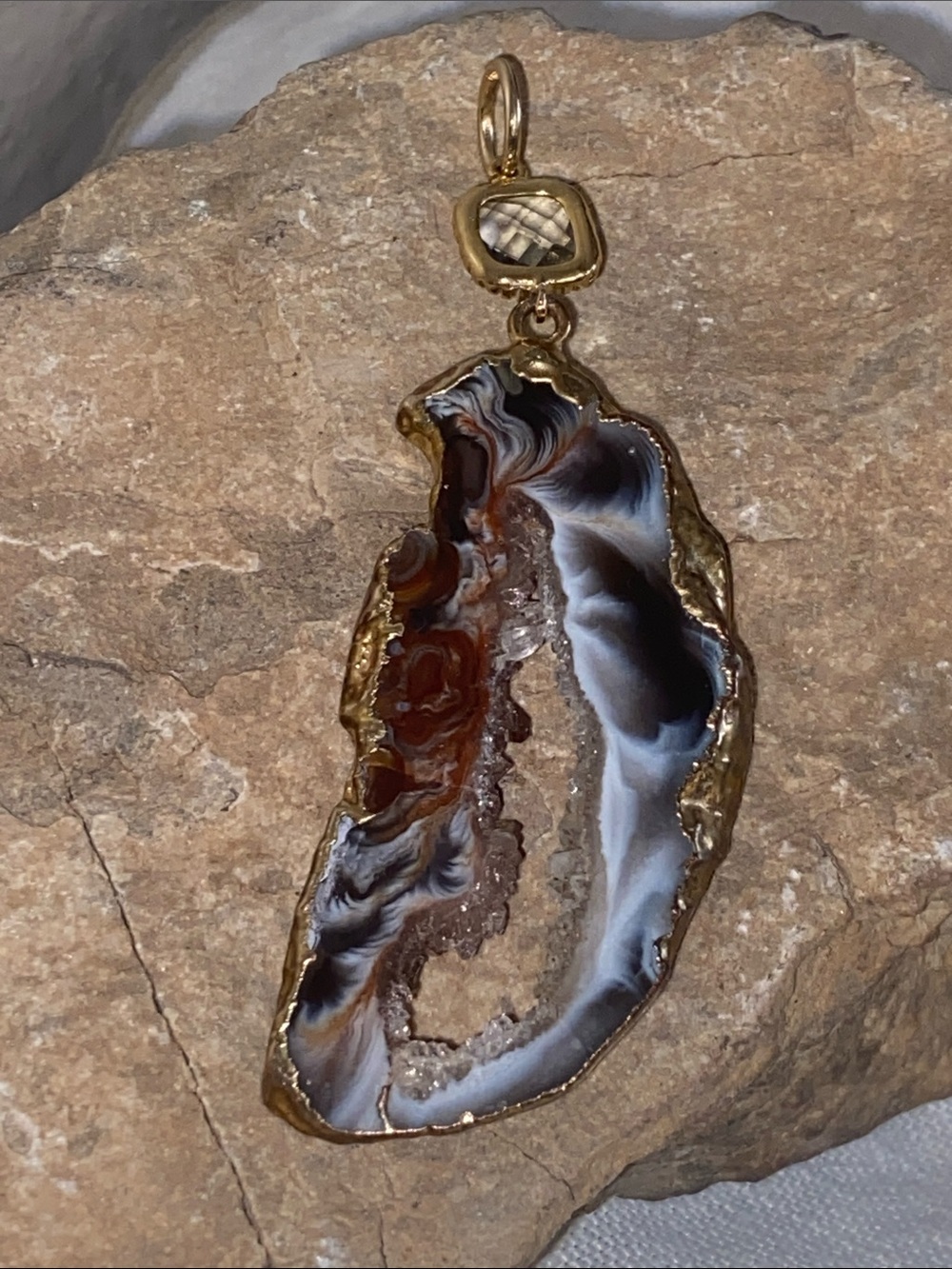 Vintage 90s Handmade Gold-Edged Blue Gray Agate Slice Pendant